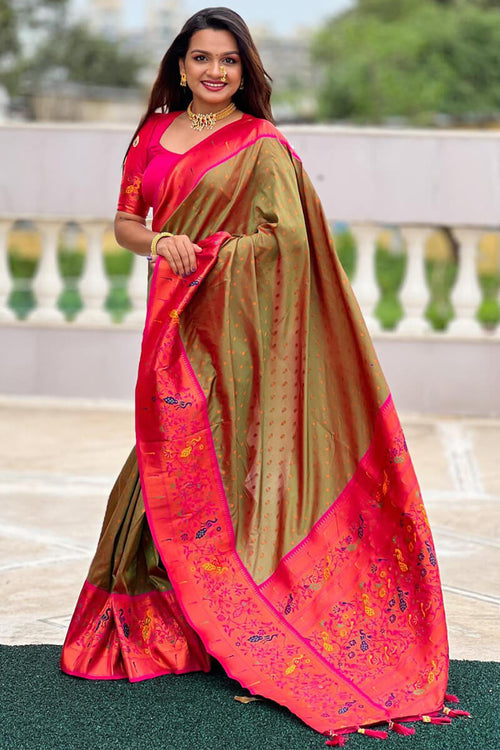 Load image into Gallery viewer, Piquant Green Paithani Silk Saree With Zephyr Blouse Piece
