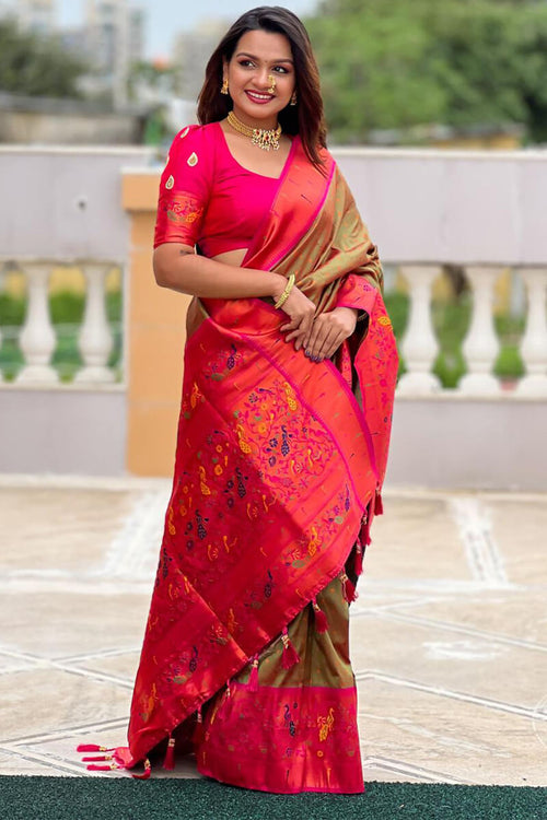 Load image into Gallery viewer, Piquant Green Paithani Silk Saree With Zephyr Blouse Piece
