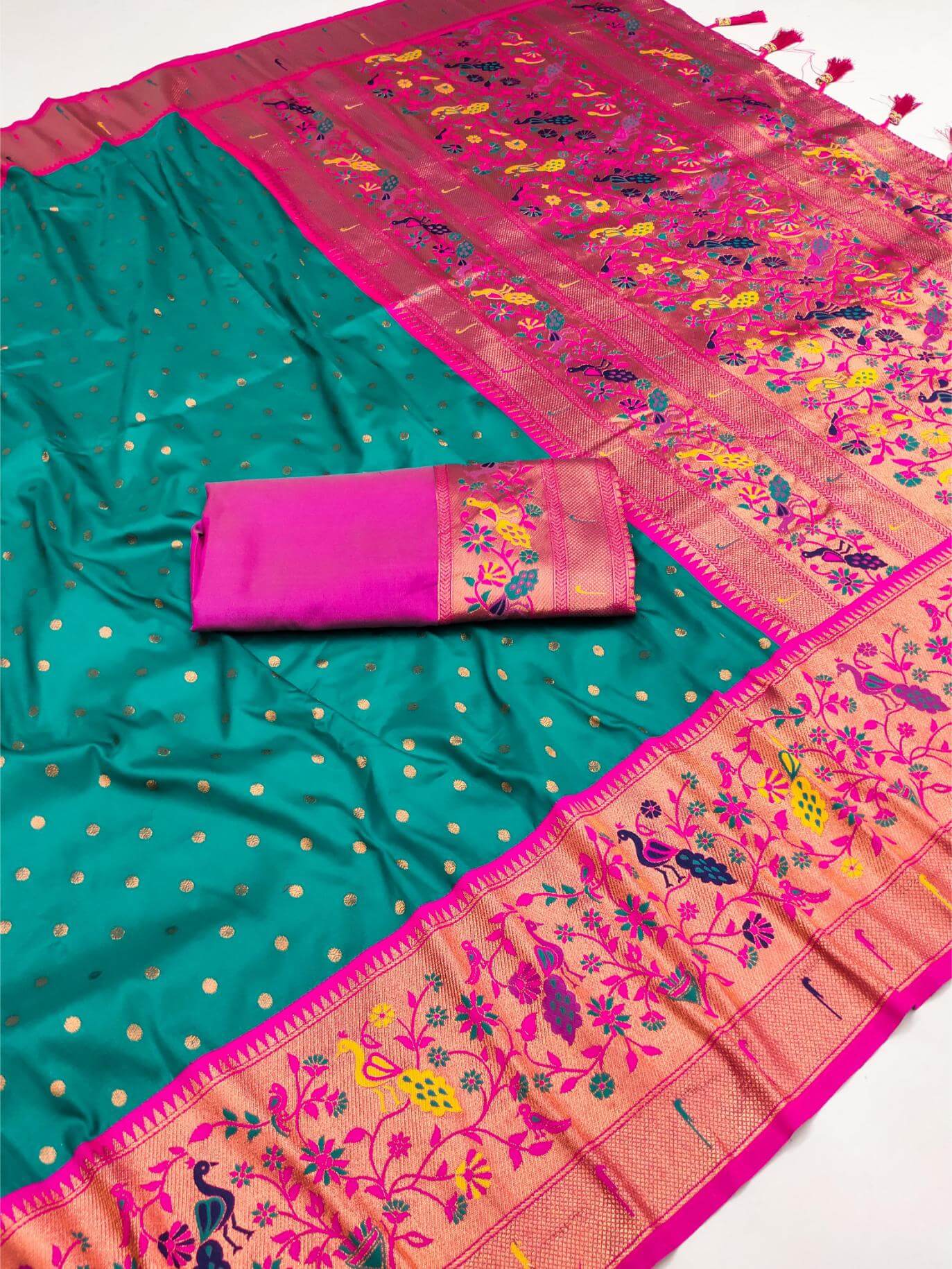 Murmurous Rama Paithani Silk Saree With Evanescent Blouse Piece