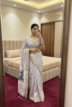 Energetic Grey Linen Silk Saree With Demure Blouse Piece