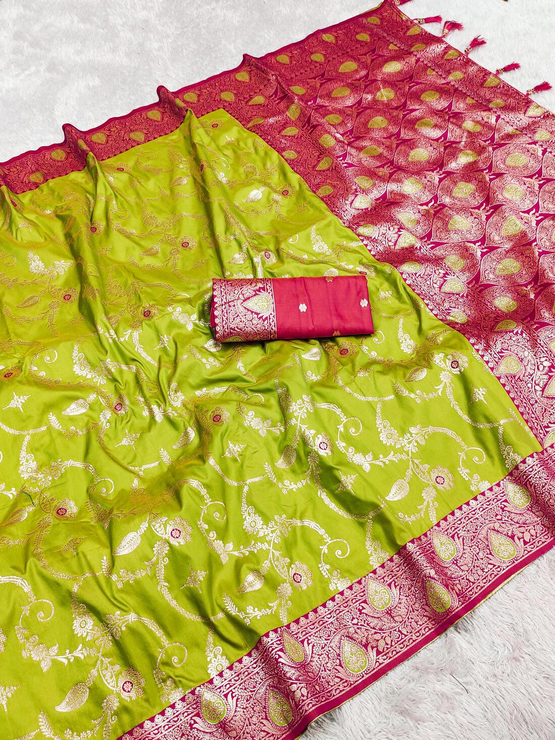 Desiring Mehndi Soft Banarasi Silk Saree With Tantalizing Blouse Piece