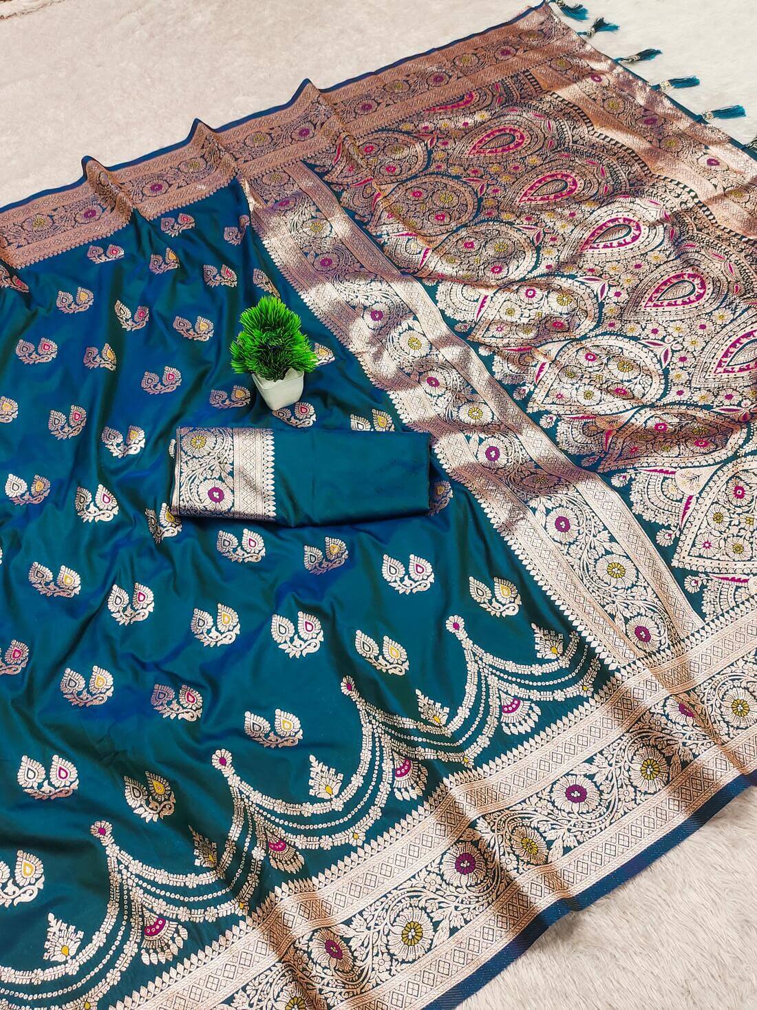 Girlish Teal Blue Soft Banarasi Silk Saree With Moiety Blouse Piece