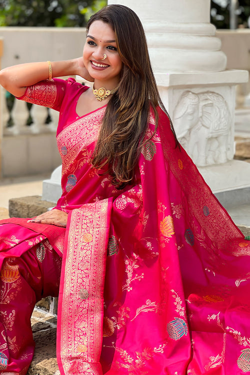 Load image into Gallery viewer, Forbearance Dark Pink Soft Banarasi Silk Saree With Redolent Blouse Piece
