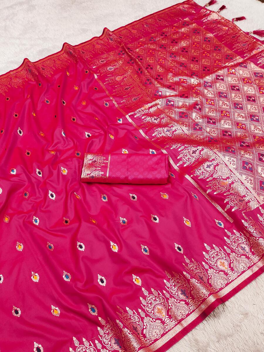Adorning Dark Pink Soft Banarasi Silk Saree With Lissome Blouse Piece