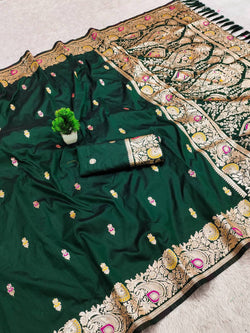 Prominent Dark Green Pure Banarasi Silk Saree With Outstanding Blouse Piece