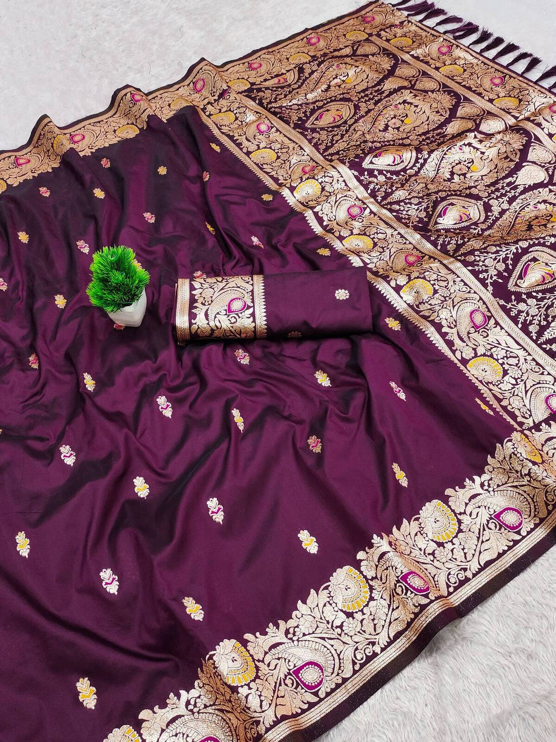 Fragrant Wine Pure Banarasi Silk Saree With Desultory Blouse Piece