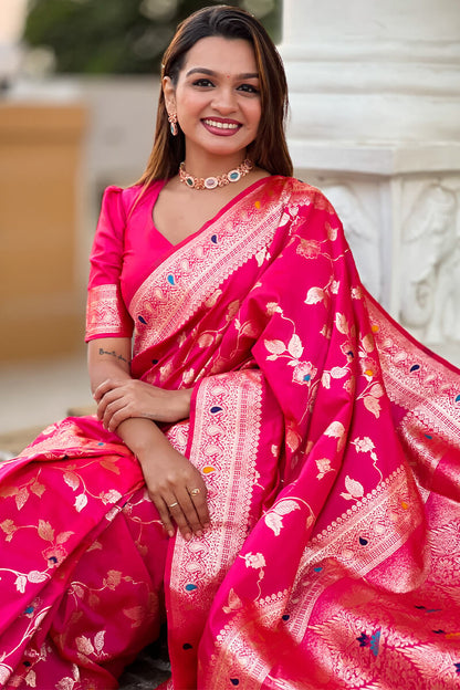 Glorious Dark Pink Soft Banarasi Silk Saree With Classic Blouse Piece