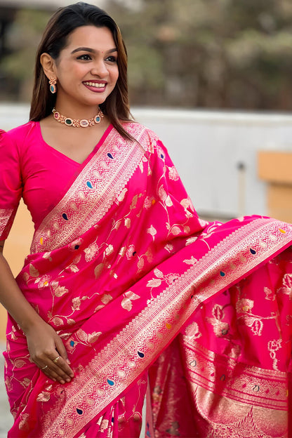 Glorious Dark Pink Soft Banarasi Silk Saree With Classic Blouse Piece