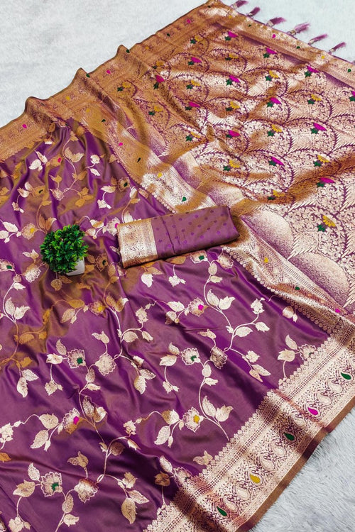 Load image into Gallery viewer, Eloquence Purple Soft Banarasi Silk Saree With Amiable Blouse Piece
