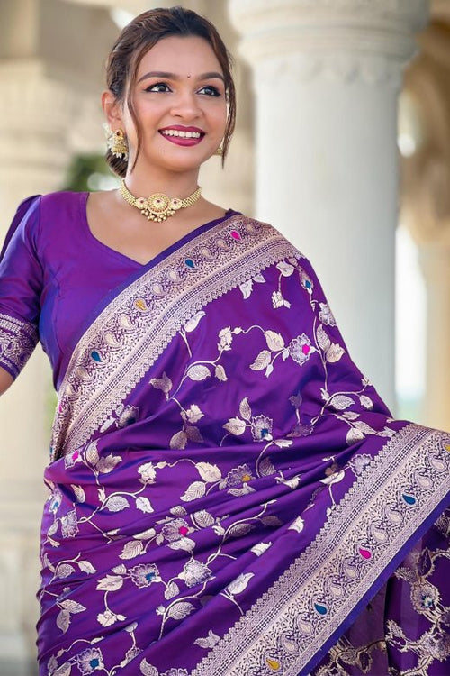 Load image into Gallery viewer, Piquant Royal Purple Soft Banarasi Silk Saree With Effulgent Blouse Piece
