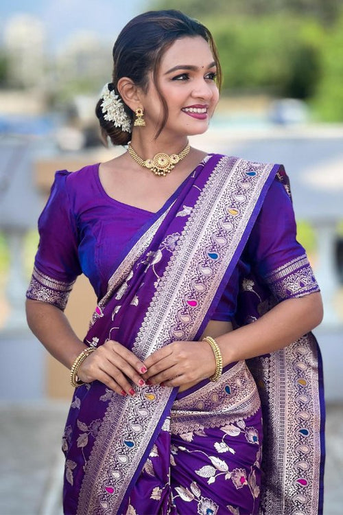 Load image into Gallery viewer, Piquant Royal Purple Soft Banarasi Silk Saree With Effulgent Blouse Piece
