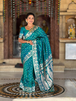 Denouement Rama Soft Banarasi Silk Saree With Delectable Blouse Piece