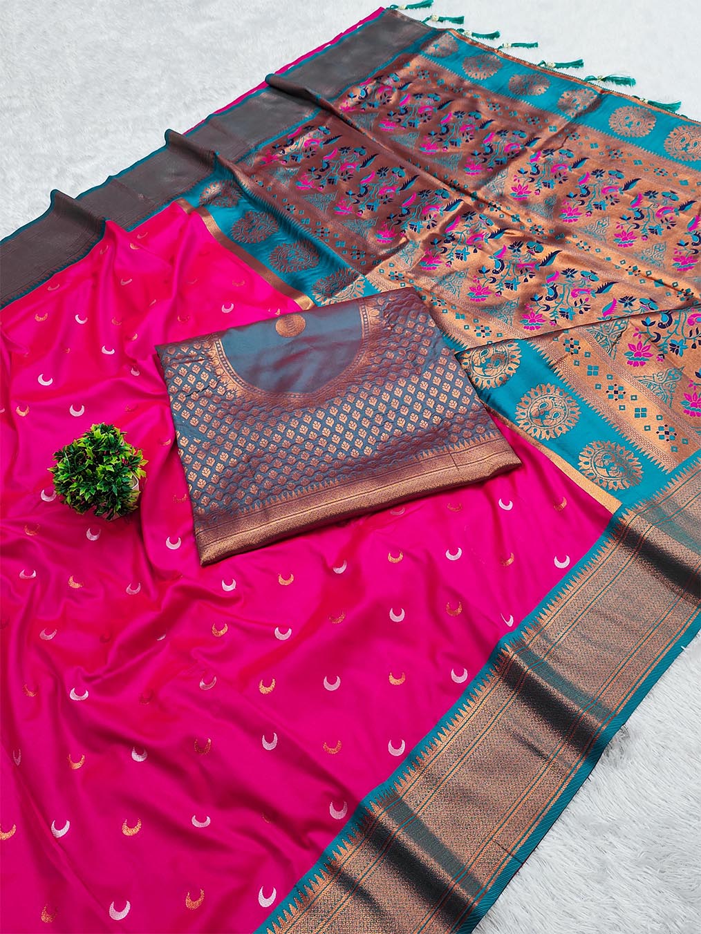 Classy Dark Pink Paithani Silk Saree With Skinny Blouse Piece