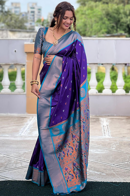 Load image into Gallery viewer, Scrumptious Royal Blue Paithani Silk Saree With Magnificat Blouse Piece
