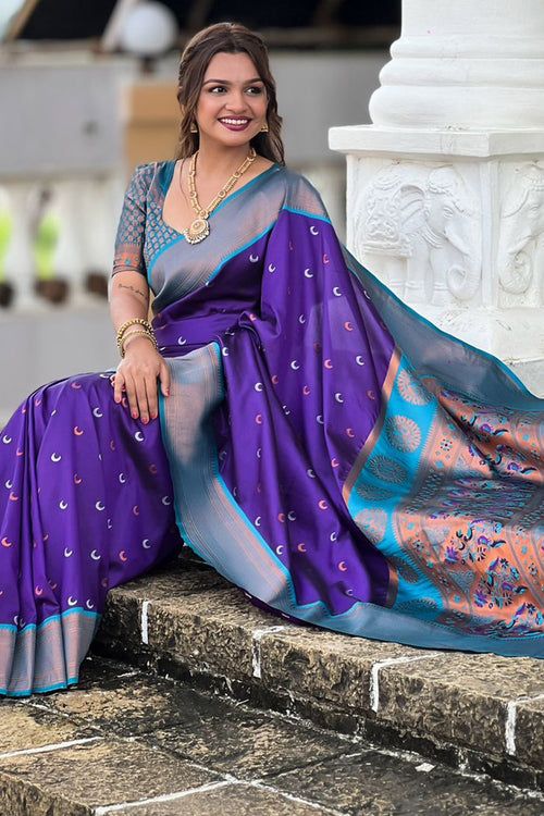 Load image into Gallery viewer, Scrumptious Royal Blue Paithani Silk Saree With Magnificat Blouse Piece
