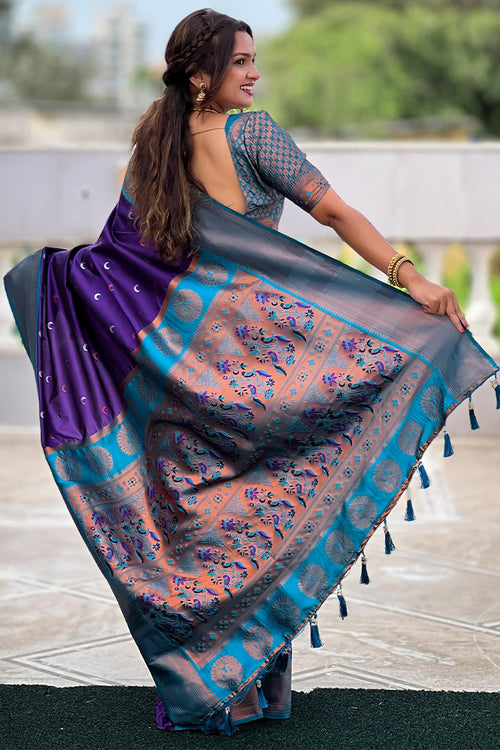 Load image into Gallery viewer, Scrumptious Royal Blue Paithani Silk Saree With Magnificat Blouse Piece
