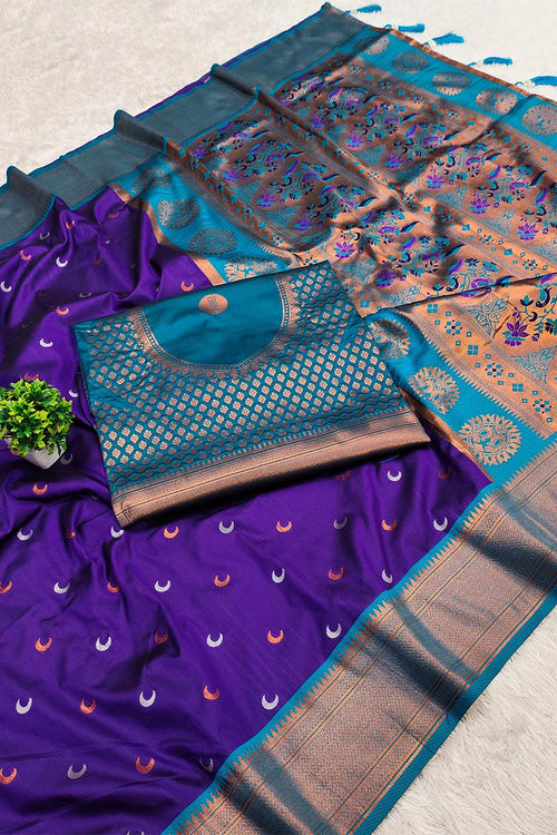 Load image into Gallery viewer, Scrumptious Royal Blue Paithani Silk Saree With Magnificat Blouse Piece
