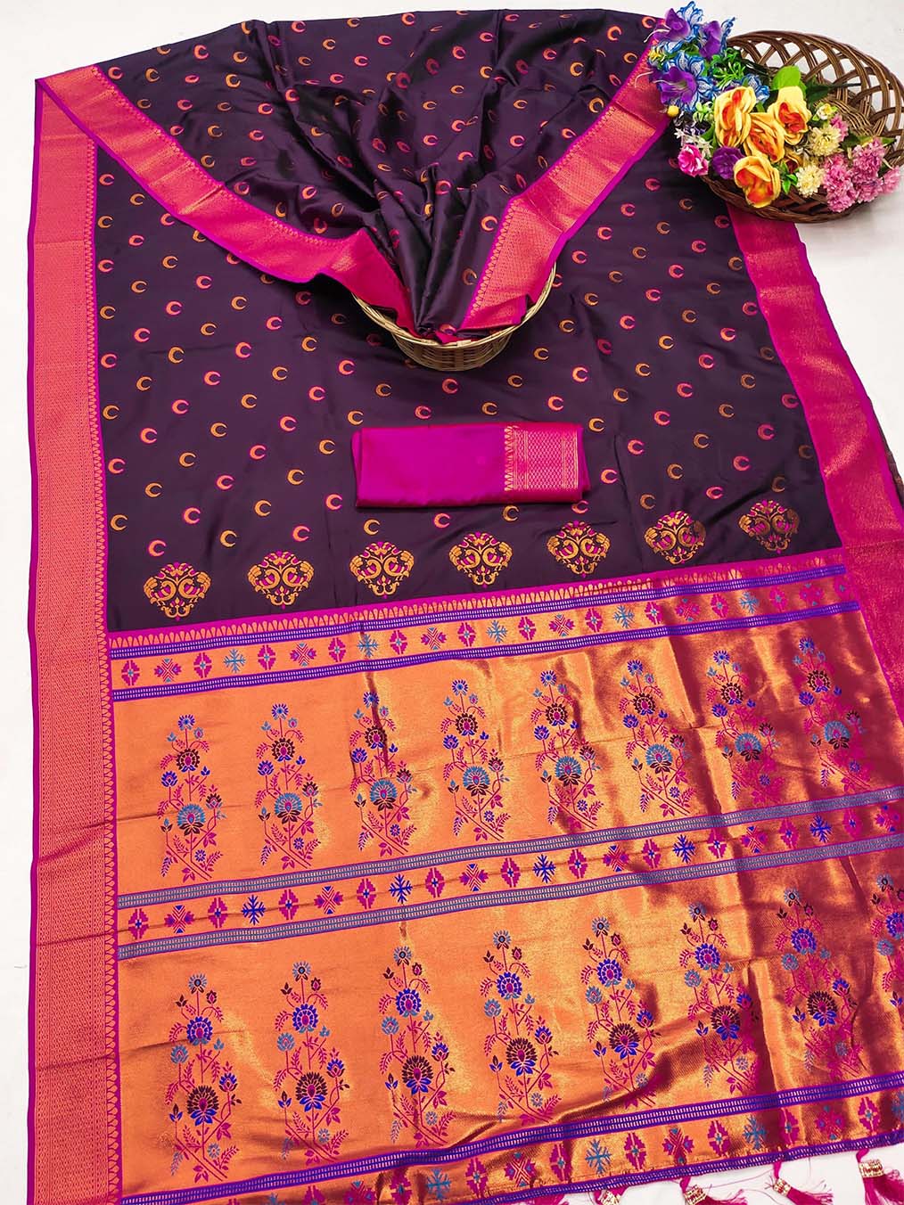 Amiable Purple Paithani Silk Saree With Woebegone Blouse Piece