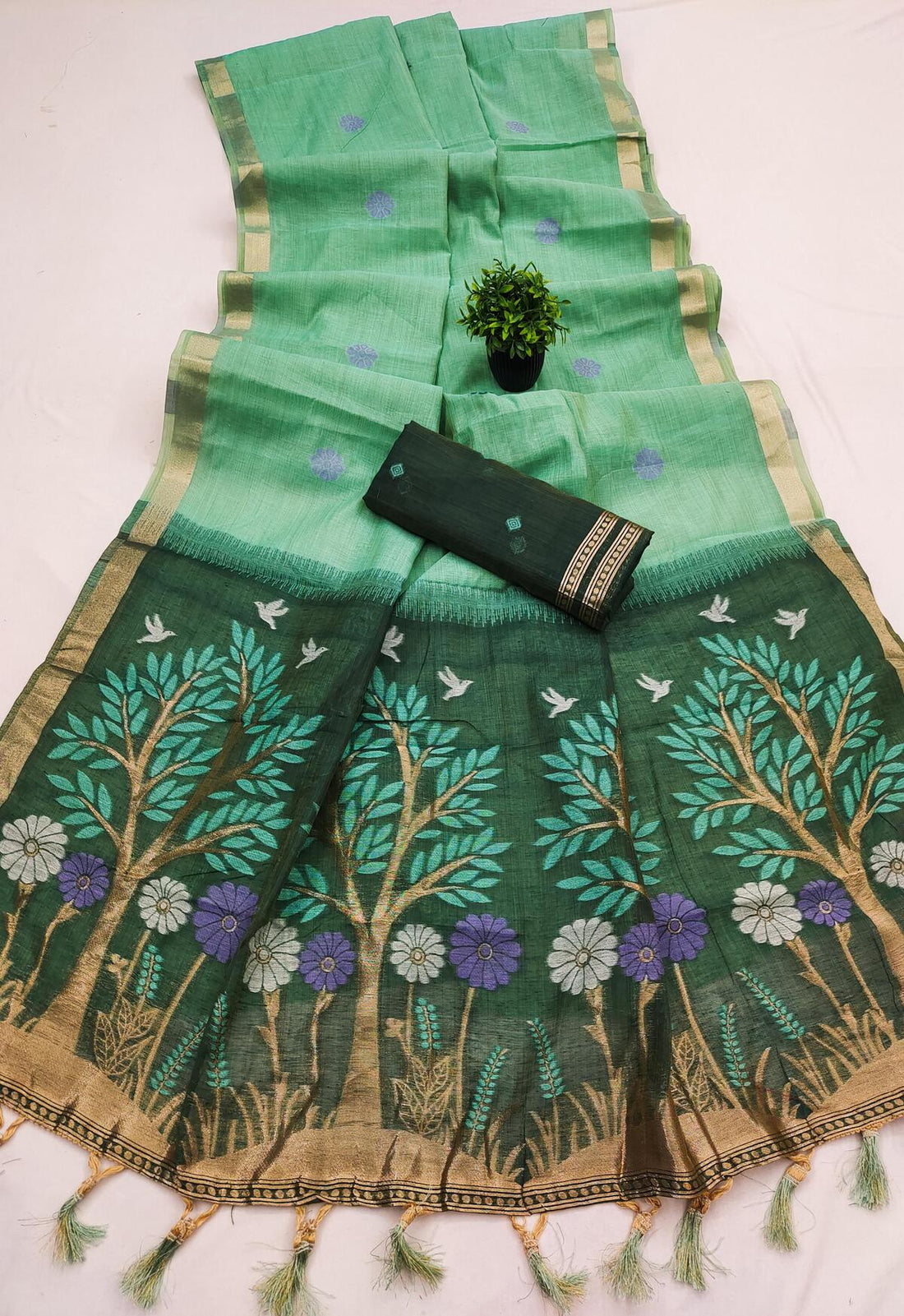 Glamorous Sea Green Pure Munga Cotton Silk Saree With Epiphany Blouse Piece