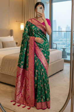 Exemplary Dark Green Pure Zari Weaving Banarasi Silk Saree With Jubilant Blouse Piece