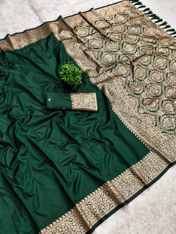 Impressive Dark Green Pure Banarasi Silk Saree With Ratatouille Blouse Piece