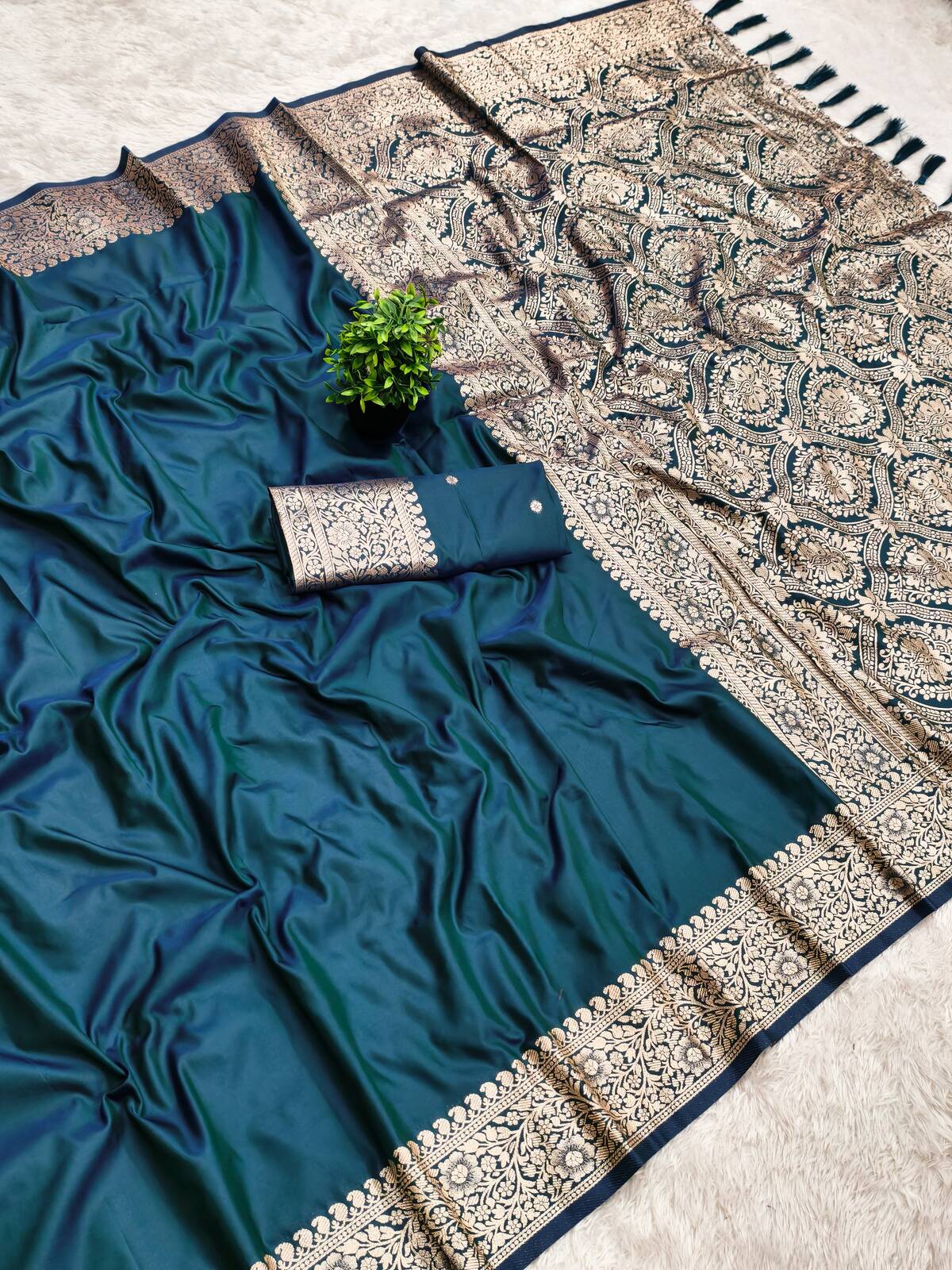 Traditional Teal Blue Pure Banarasi Silk Saree With Seraglio Blouse Piece