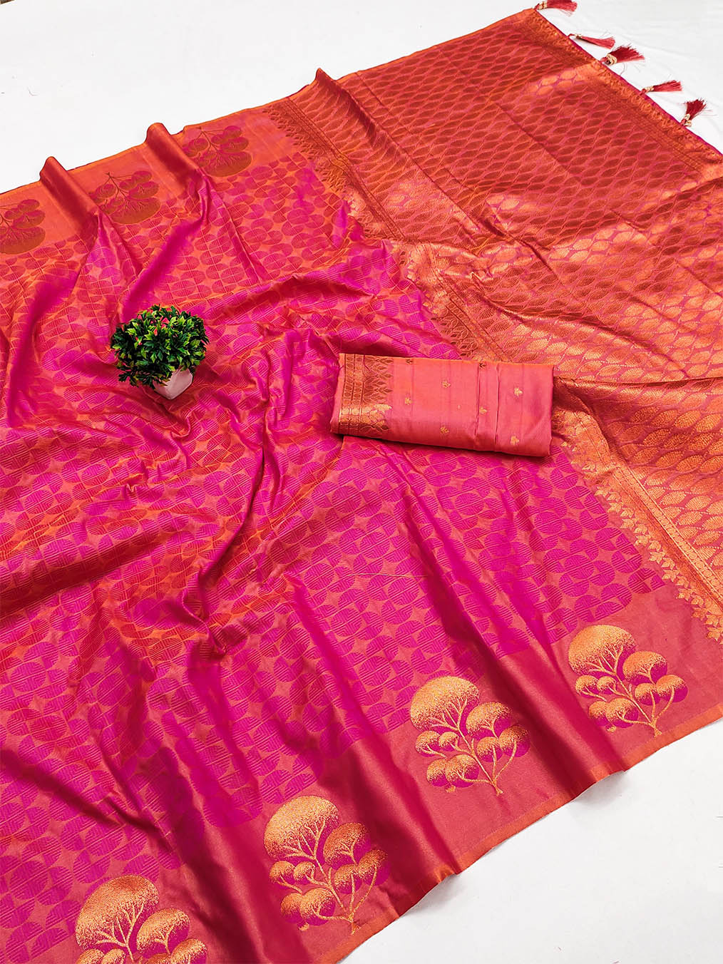 Symmetrical Dark Pink Soft Banarasi Silk Saree With Serendipity Blouse Piece