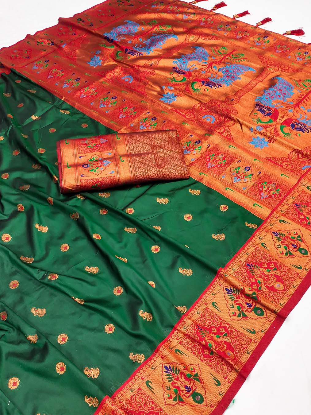 Piquant Dark Green Paithani Silk Saree With Radiant Blouse Piece