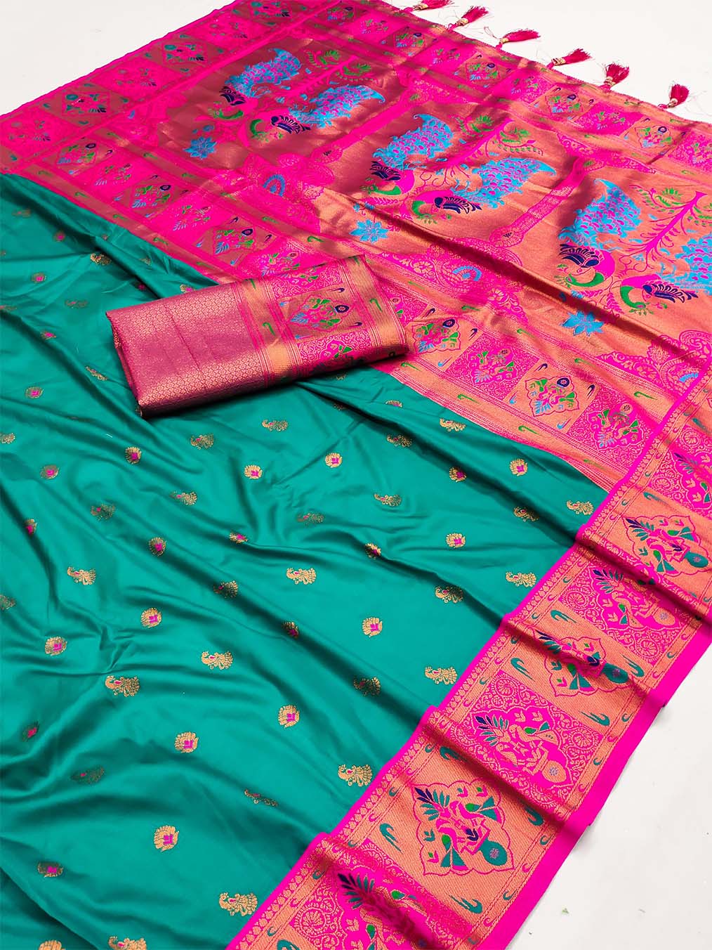 Serendipity Rama Paithani Silk Saree With Lissome Blouse Piece