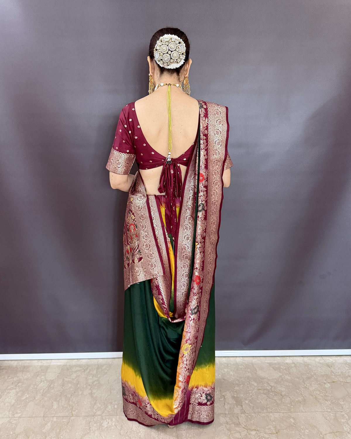 Resplendent Dark Green Banarasi Dola Silk Saree With Demesne Blouse Piece