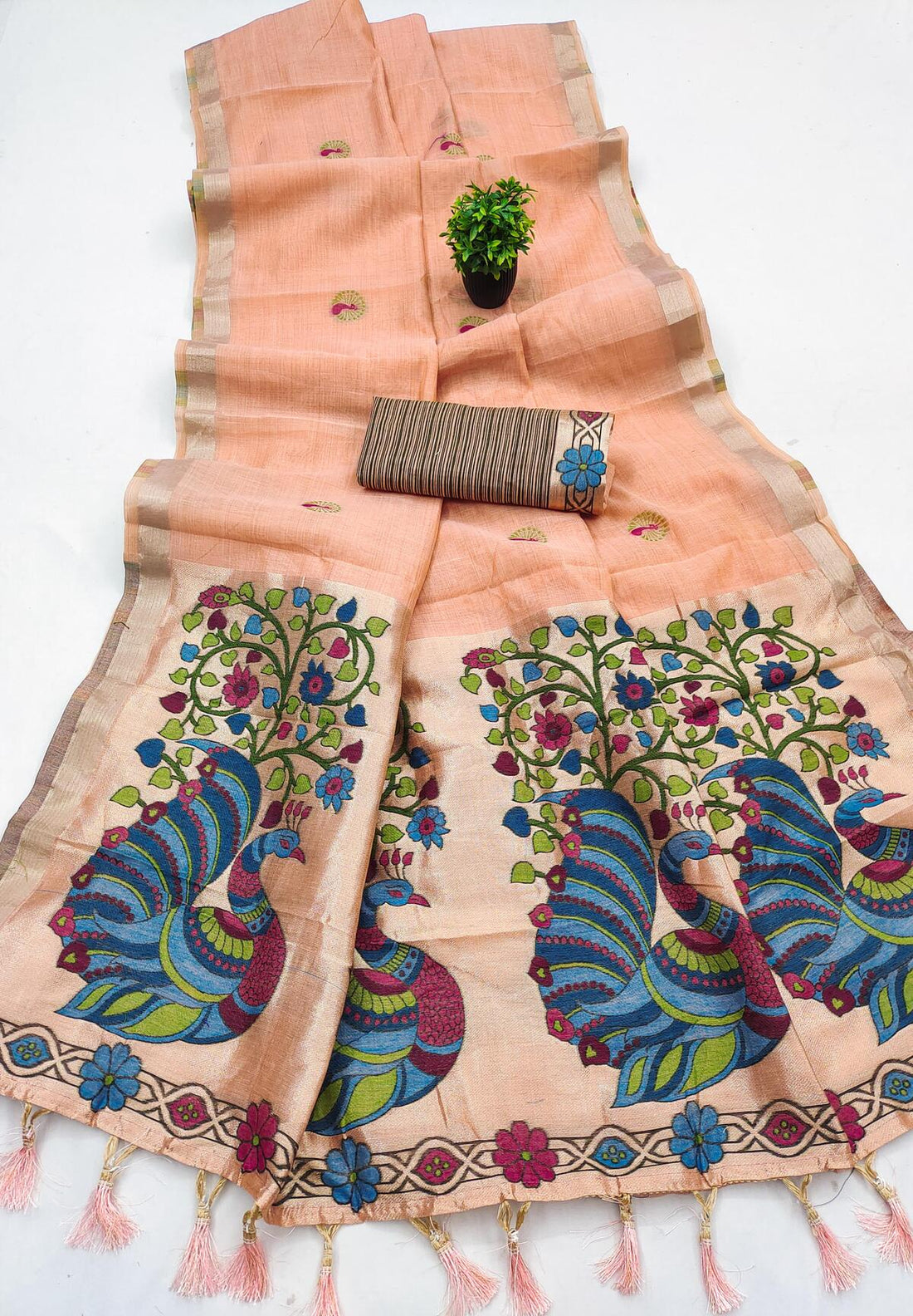 Sizzling Peach Pure Munga Cotton Silk Saree With Quixotic Blouse Piece