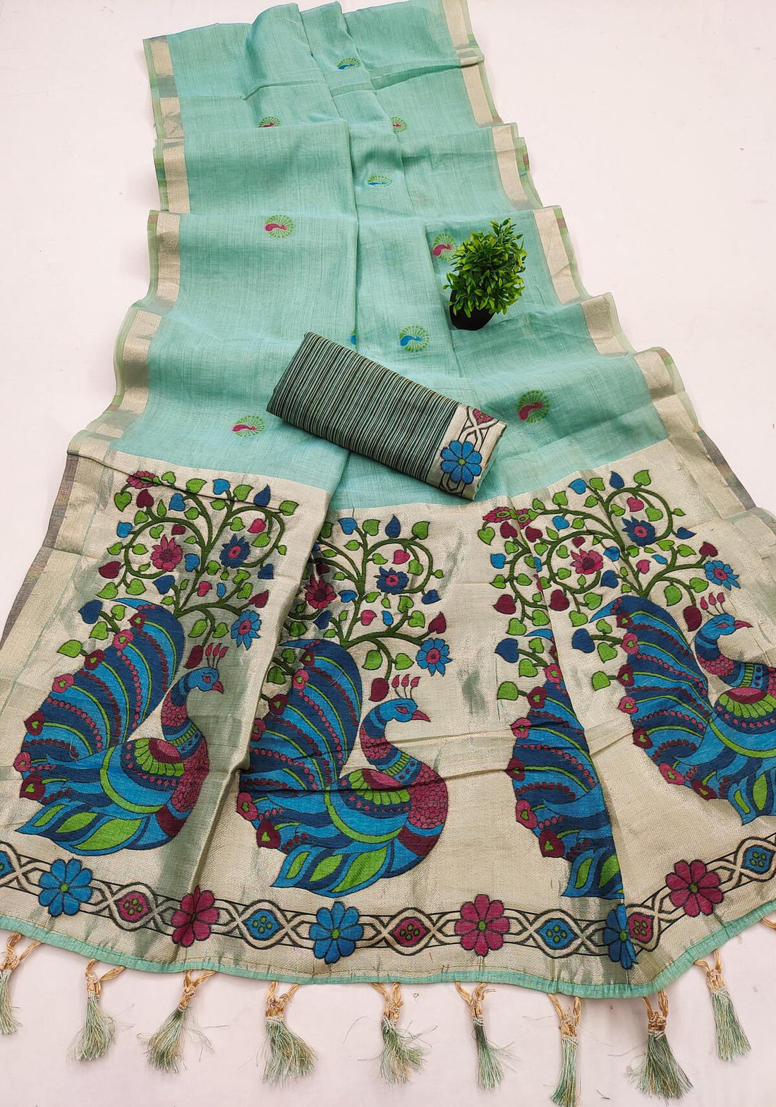 Gratifying Sea Green Pure Munga Cotton Silk Saree With Serendipity Blouse Piece