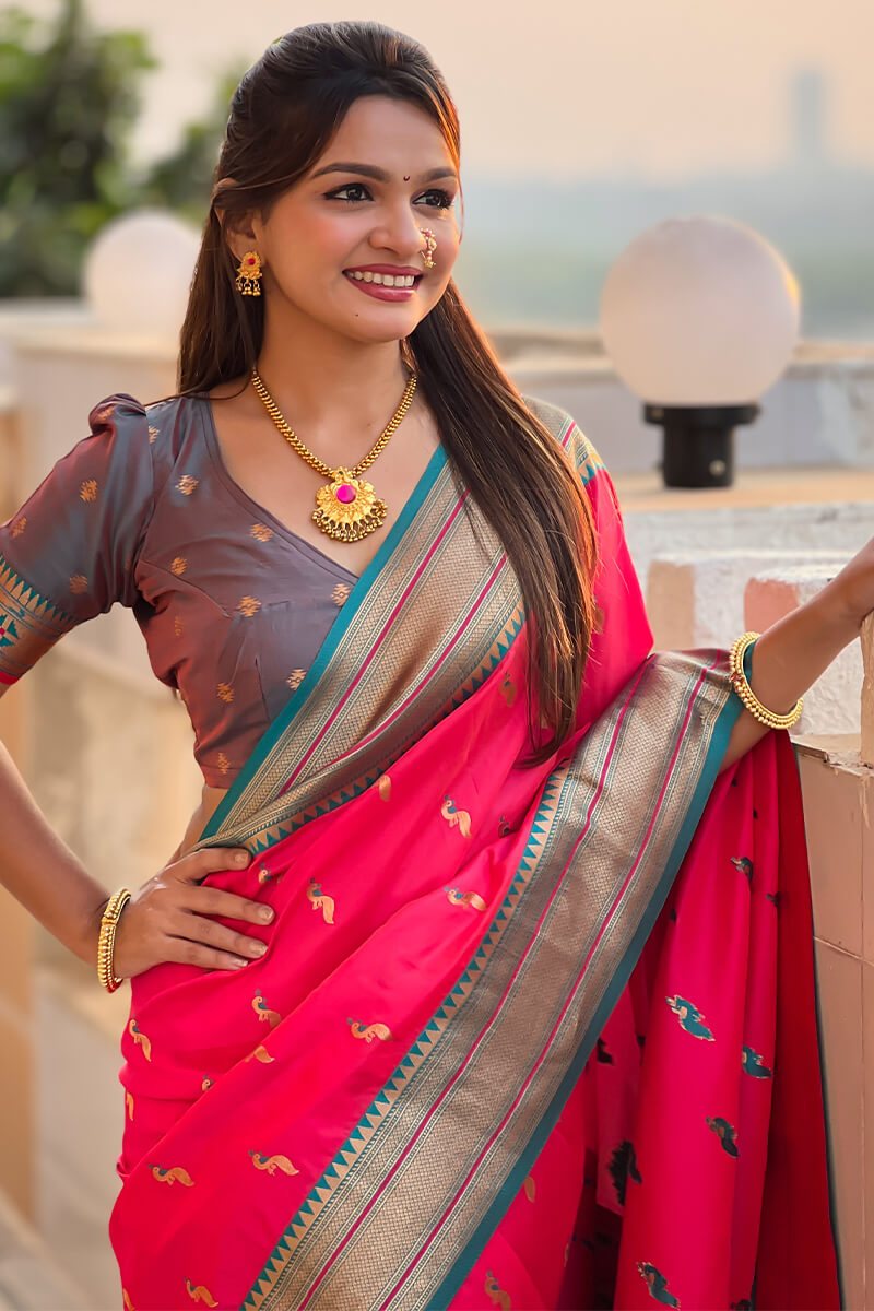 Sophisticated Dark Pink Paithani Silk Saree With Pretty Blouse Piece