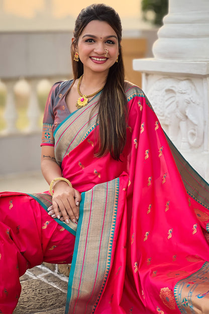 Sophisticated Dark Pink Paithani Silk Saree With Pretty Blouse Piece