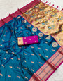 Beleaguer Rama Paithani Silk Saree With Conflate Blouse Piece