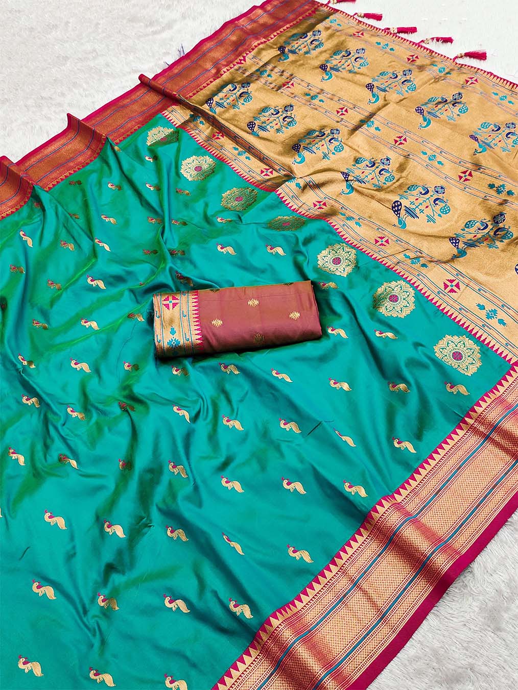 Eloquence Sea Green Paithani Silk Saree With Fugacious Blouse Piece