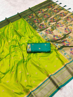 Glorious Parrot Paithani Silk Saree With Vestigial Blouse Piece