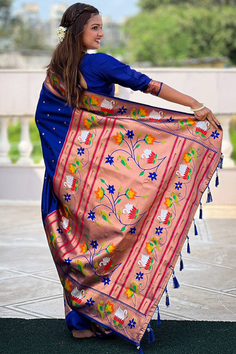 Aplomb Royal Blue Paithani Silk Saree With Scintillating Blouse Piece