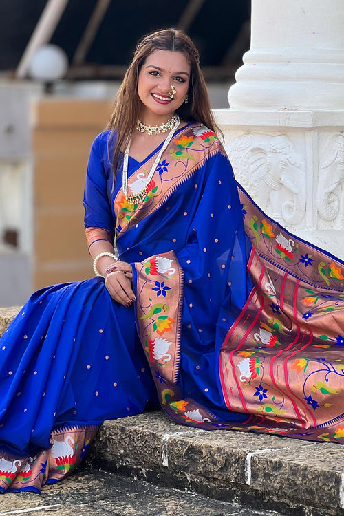 Load image into Gallery viewer, Aplomb Royal Blue Paithani Silk Saree With Scintillating Blouse Piece
