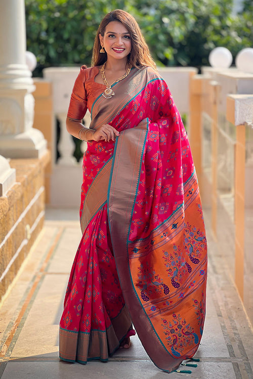 Load image into Gallery viewer, Traditional Dark Pink Paithani Silk Saree With Dalliance Blouse Piece
