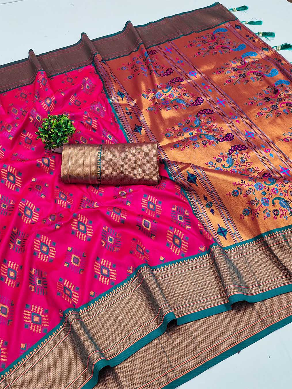 Traditional Dark Pink Paithani Silk Saree With Dalliance Blouse Piece