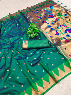 Smashing Rama Paithani Silk Saree With Engrossing Blouse Piece