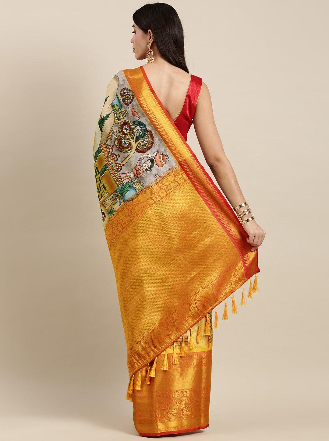 Staring Beige Kalamkari Printed Saree With Stylish Blouse Piece