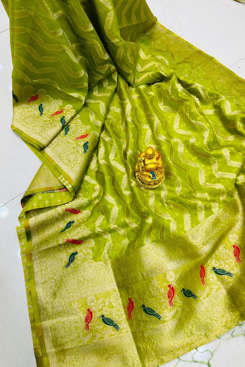 Load image into Gallery viewer, Serendipity Lemon Kanjivaram Silk Saree With Glittering Blouse Piece
