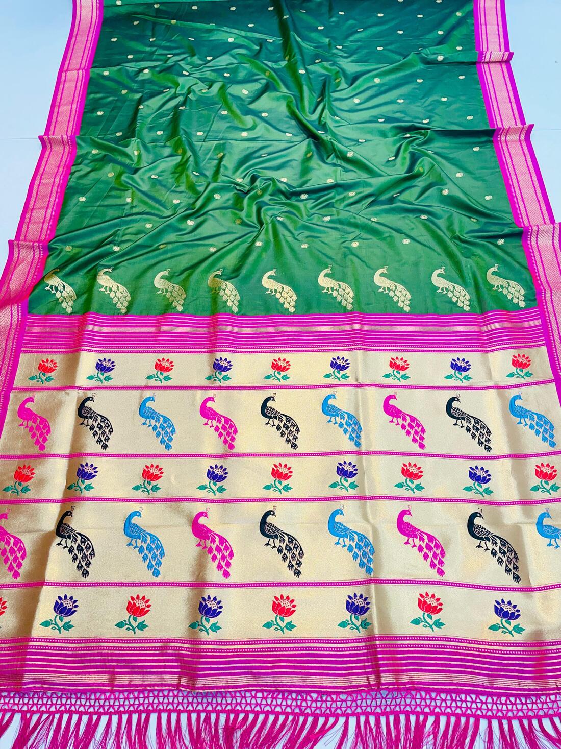 Glittering Green Paithani Silk Saree With Denouement Blouse Piece