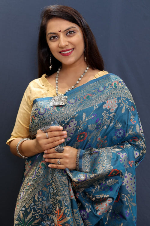 Load image into Gallery viewer, Felicitous Rama Soft Banarasi Silk Saree With Amiable Blouse Piece
