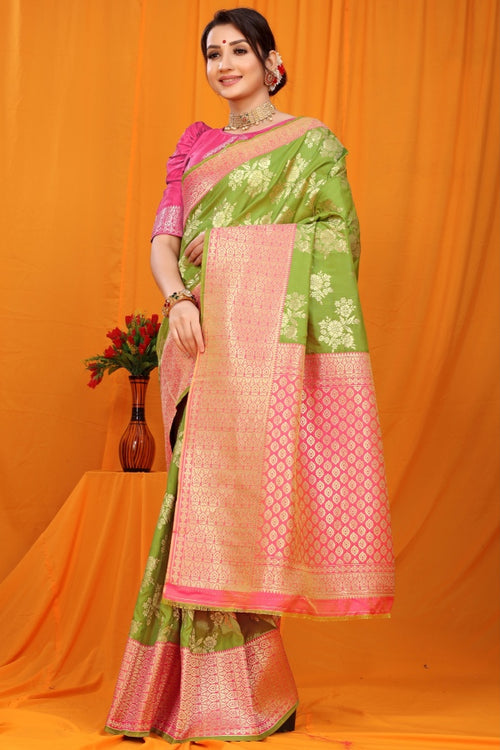 Load image into Gallery viewer, Enchanting Green Kanjivaram Silk With Alluring Blouse Piece
