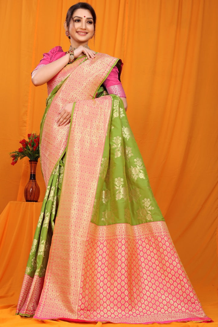 Enchanting Green Kanjivaram Silk With Alluring Blouse Piece