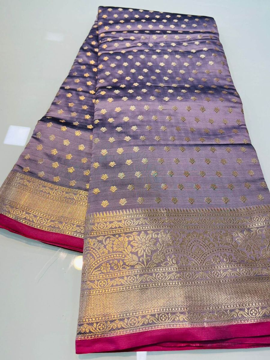 Exquisite Lavender Soft Banarasi Silk Saree With Incomparable Blouse Piece