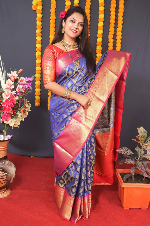 Load image into Gallery viewer, Staring Blue Kanjivaram Silk With Extraordinary Blouse Piece
